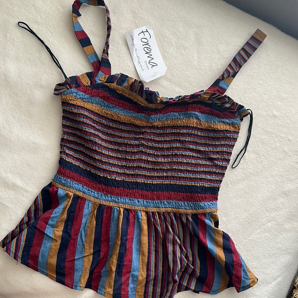 Cute top - Picture 1 of 5